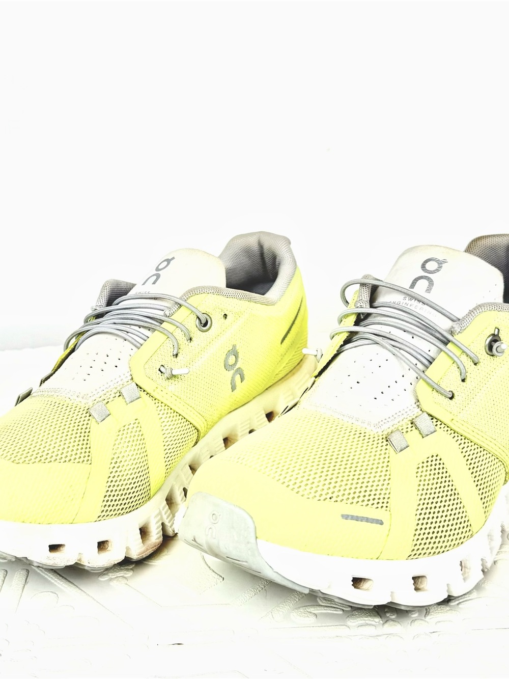 On Cloud 5 Women’s Size 9 Sneakers - Hay Frost Yellow Grey 59.98372